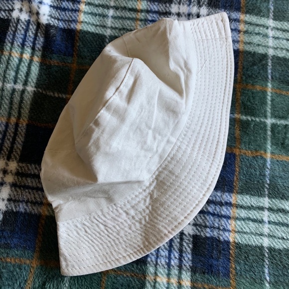 Accessories - Picture 2 of 6